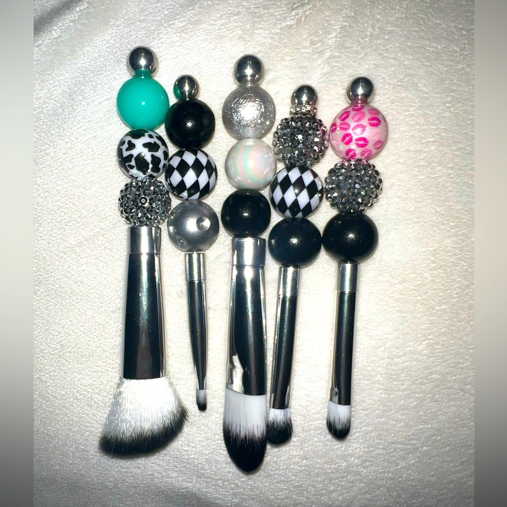Beaded make up brush set